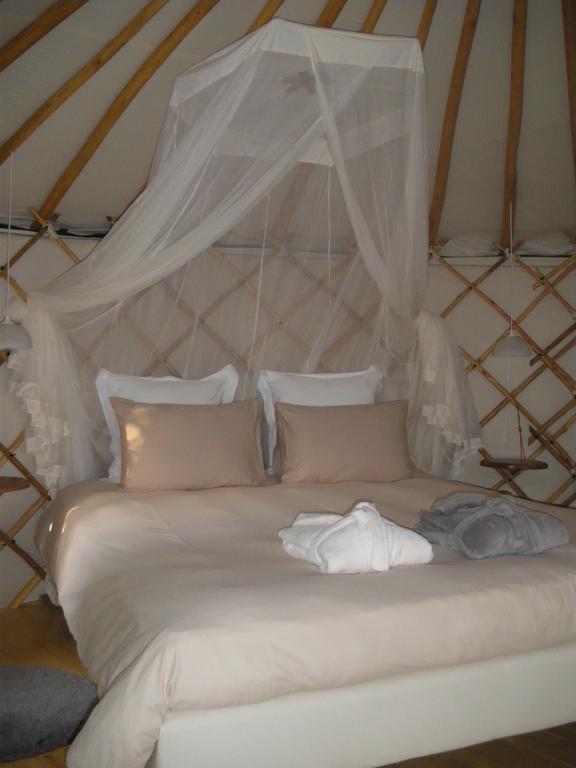 Mira Ceti Yurt Bed and Breakfast Sète Esterno foto